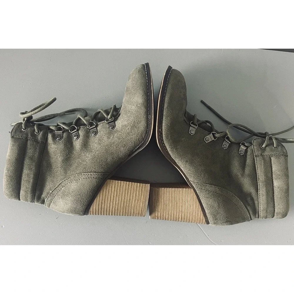 Candies Ankle Booties Women's Size 8.5 M Couture Olive‎ Green Suede Heeled